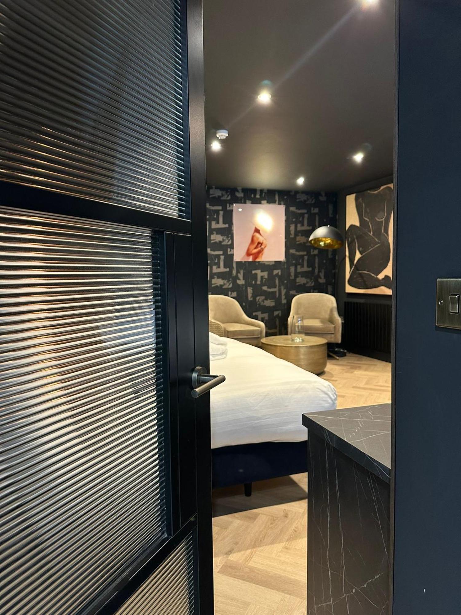 Secret Suites Lancaster Exterior foto